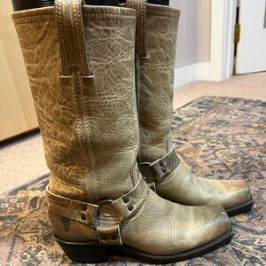 FRYE HARNESS 12R WOMEN'S BOOTS BLONDE